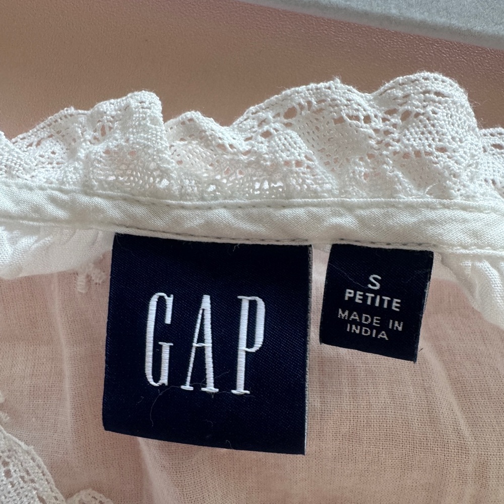 GAP White Lace-Trim Peplum Blouse - Picture 3 of 3